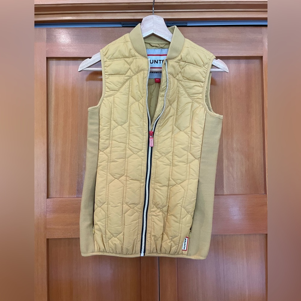 size xs hunter puffy vest